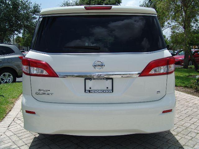 2012 Nissan Quest XR