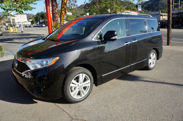2013 Nissan Quest Lsend OF THE YEAR Special