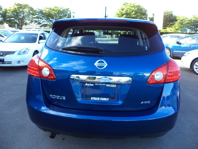 2011 Nissan Rogue Lariat Crew Cab 4WD DRW