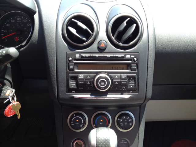 2011 Nissan Rogue Touring / AWD