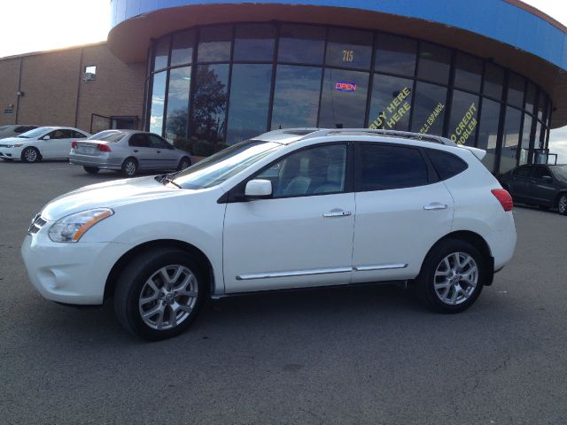 2011 Nissan Rogue Touring / AWD