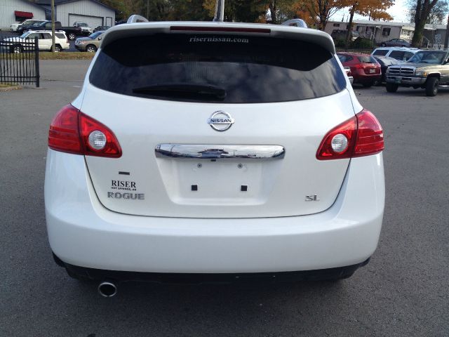 2011 Nissan Rogue Touring / AWD