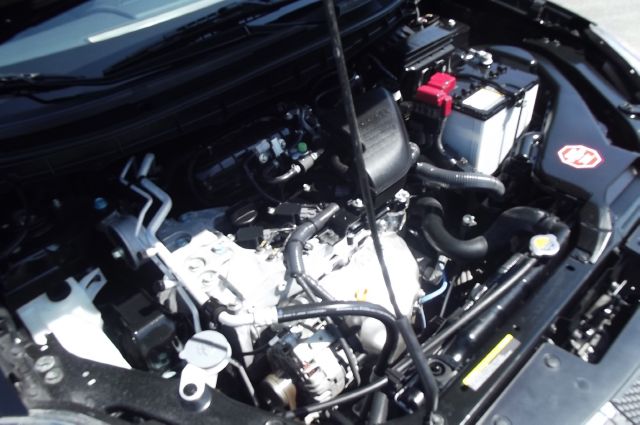 2011 Nissan Rogue Lariat Crew Cab 4WD DRW