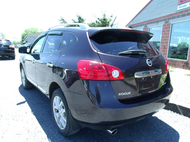 2011 Nissan Rogue Lariat Crew Cab 4WD DRW