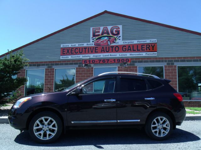 2011 Nissan Rogue Lariat Crew Cab 4WD DRW