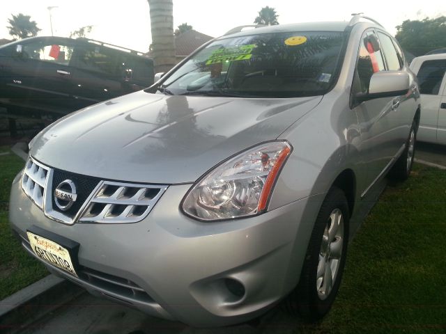 2011 Nissan Rogue E350 15 Psngr Van W. Parking A