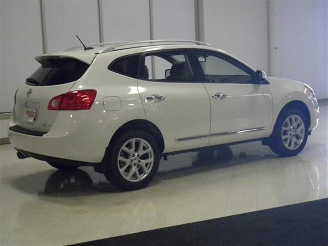 2013 Nissan Rogue 4X4- SR5- Double Cab