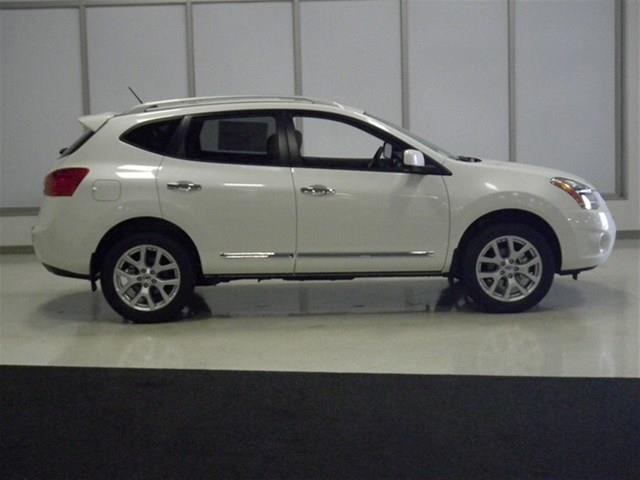 2013 Nissan Rogue 4X4- SR5- Double Cab
