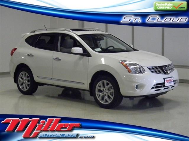 2013 Nissan Rogue 4X4- SR5- Double Cab