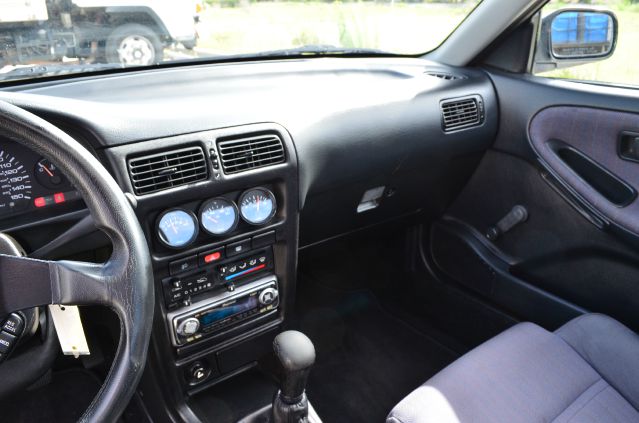 1992 Nissan Sentra Crew Cab Standard Box 4-wheel Drive SLE