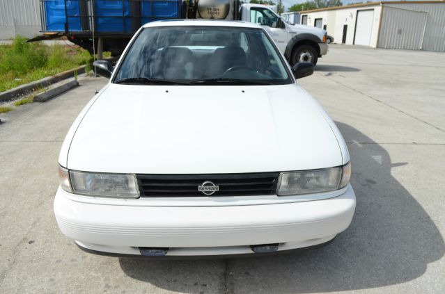 1992 Nissan Sentra Crew Cab Standard Box 4-wheel Drive SLE
