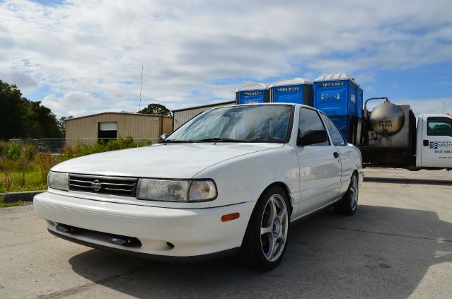 1992 Nissan Sentra Crew Cab Standard Box 4-wheel Drive SLE