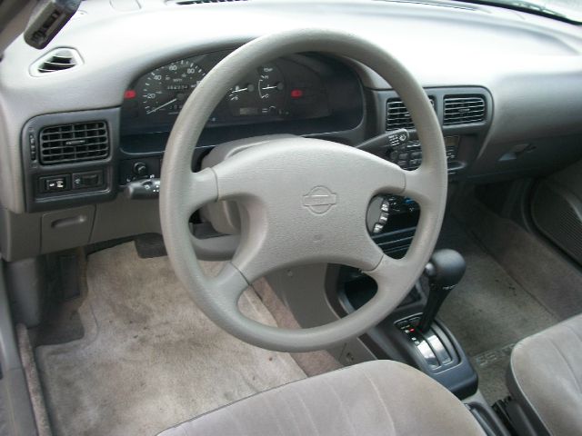 1994 Nissan Sentra Journey Sedan