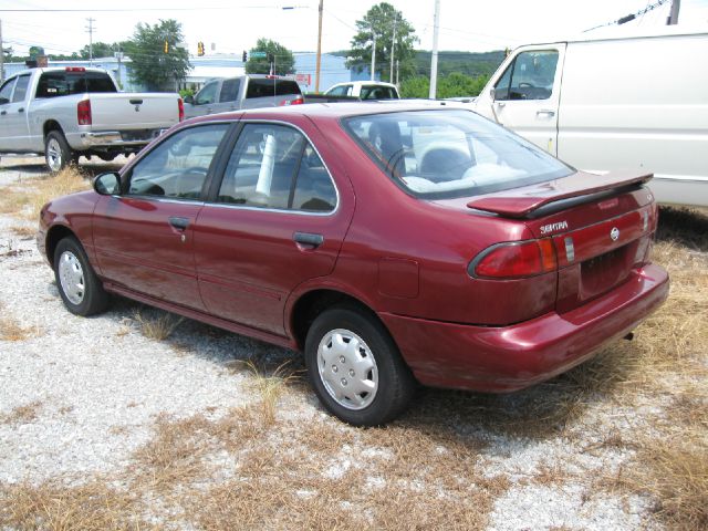 1995 Nissan Sentra 4dr Sdn V6 Auto SE