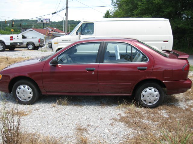 1995 Nissan Sentra 4dr Sdn V6 Auto SE