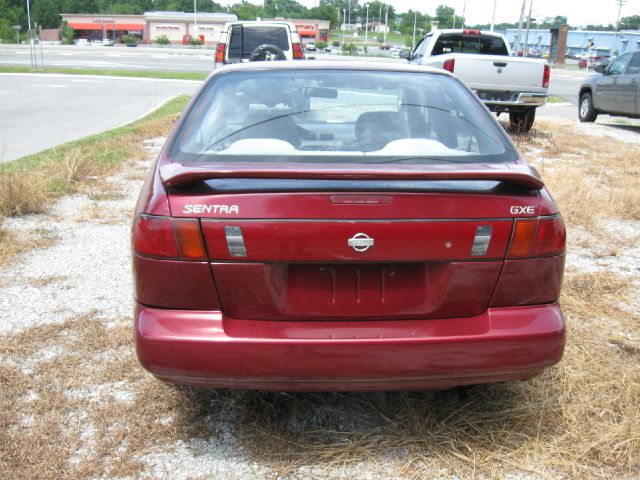 1995 Nissan Sentra 4dr Sdn V6 Auto SE