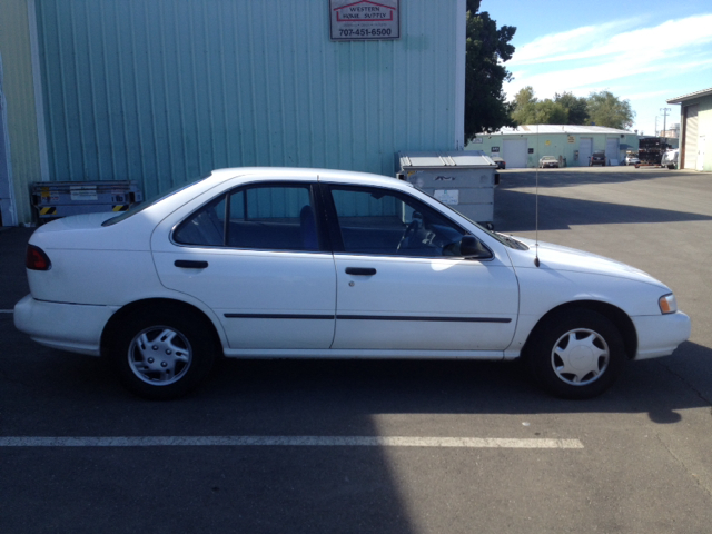 1997 Nissan Sentra LS Silverado 4x2