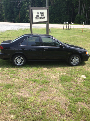 1999 Nissan Sentra Base