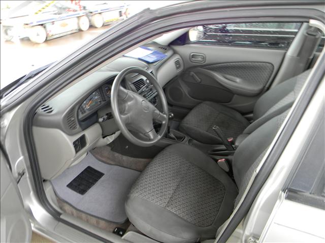 2001 Nissan Sentra 4dr Sdn I4 Manual LE (natl) Sedan