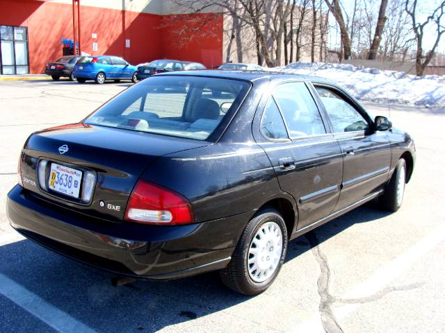 2001 Nissan Sentra 4dr Sdn I4 Manual LE (natl) Sedan