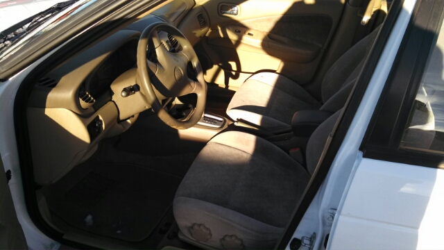 2001 Nissan Sentra 4dr Sdn I4 Manual LE (natl) Sedan
