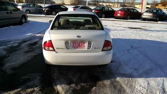 2001 Nissan Sentra 4dr Sdn I4 Manual LE (natl) Sedan