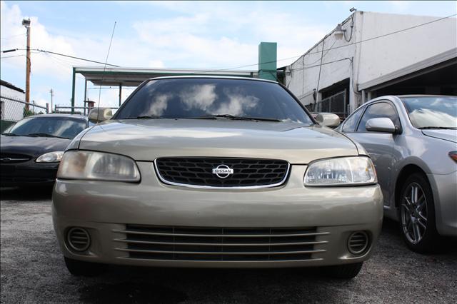 2001 Nissan Sentra 4dr Sdn I4 Manual LE (natl) Sedan
