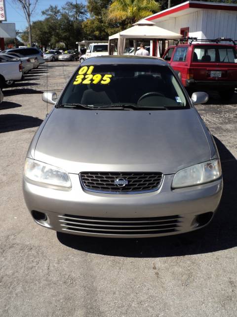 2001 Nissan Sentra 4dr Sdn I4 Manual LE (natl) Sedan
