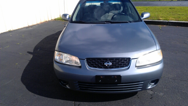 2001 Nissan Sentra 4dr Sdn I4 Manual LE (natl) Sedan