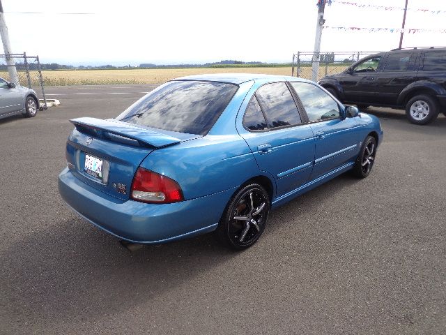 2002 Nissan Sentra Crew Cab Standard Box 4-wheel Drive SLE