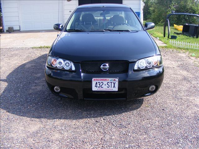 2002 Nissan Sentra Crew Cab Standard Box 4-wheel Drive SLE