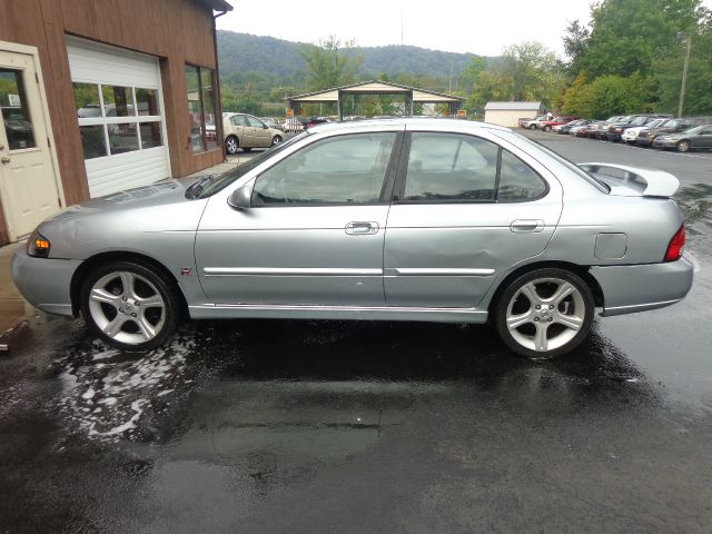 2002 Nissan Sentra Crew Cab Standard Box 4-wheel Drive SLE