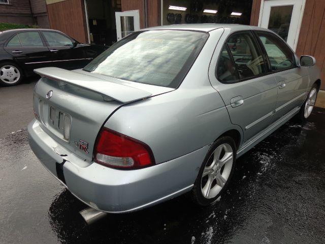 2002 Nissan Sentra Crew Cab Standard Box 4-wheel Drive SLE
