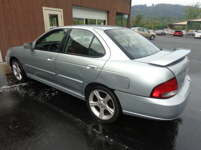 2002 Nissan Sentra Crew Cab Standard Box 4-wheel Drive SLE