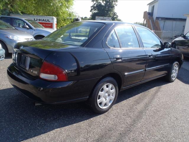 2002 Nissan Sentra 4dr Sdn I4 Manual LE (natl) Sedan