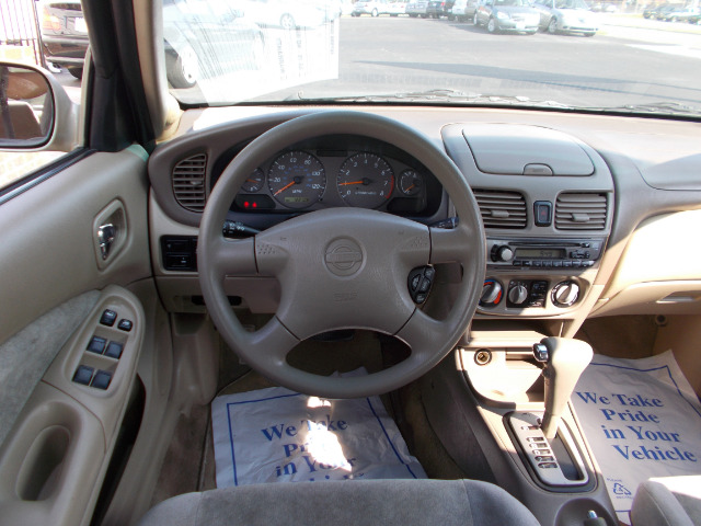 2002 Nissan Sentra LS Silverado 4x2
