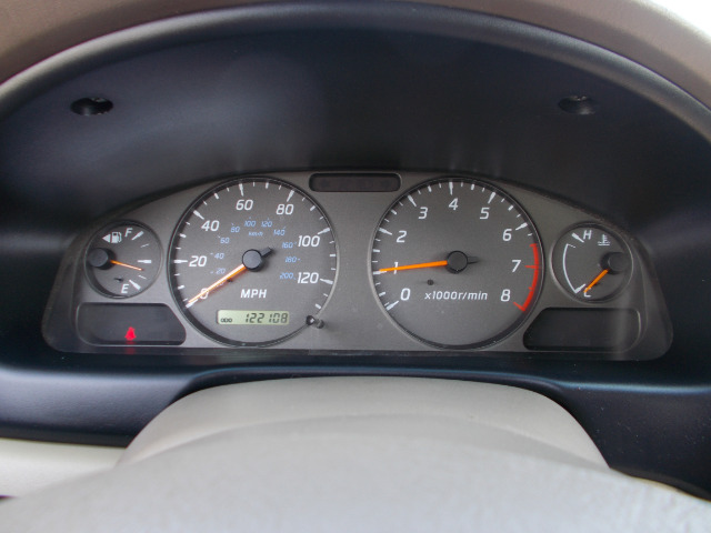 2002 Nissan Sentra LS Silverado 4x2