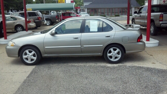 2002 Nissan Sentra 4dr Sdn I4 Manual LE (natl) Sedan