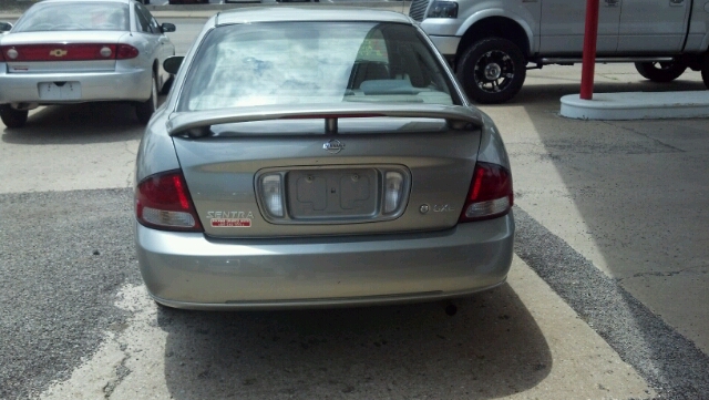 2002 Nissan Sentra 4dr Sdn I4 Manual LE (natl) Sedan