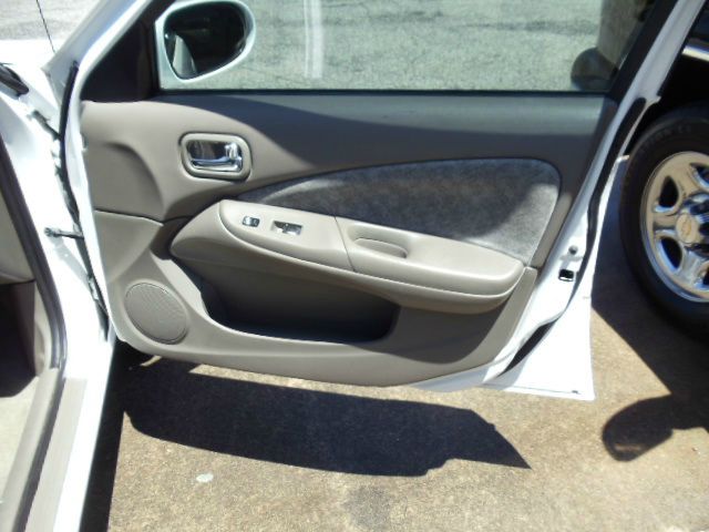 2003 Nissan Sentra 4dr Sdn CVT LE Anniversary Edition FWD Sedan