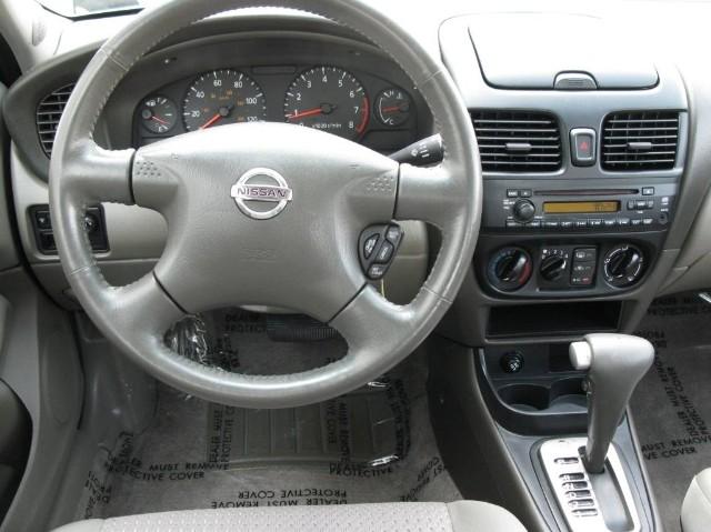 2004 Nissan Sentra FWD 4dr SEL