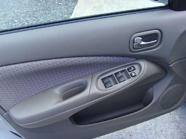 2004 Nissan Sentra W/T REG CAB