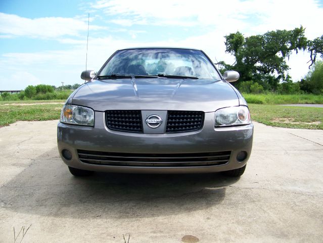 2004 Nissan Sentra DE 4-door