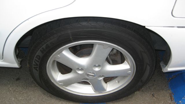 2004 Nissan Sentra Pickupslt Quad Cab SWB 4WD 4x4 Truck