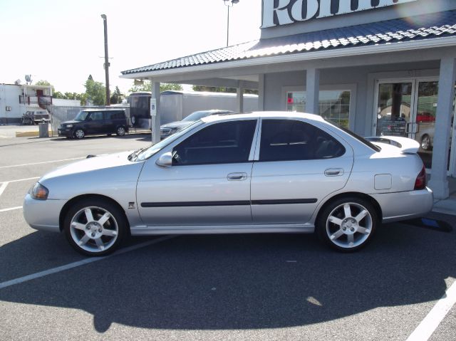 2006 Nissan Sentra 4 DR. Cloth
