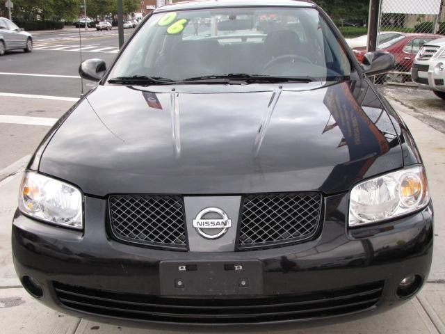 2006 Nissan Sentra Cirton Yella And Black