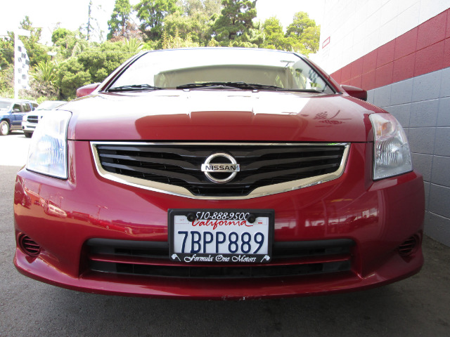 2011 Nissan Sentra L.T. 4-w.d. 5.3L