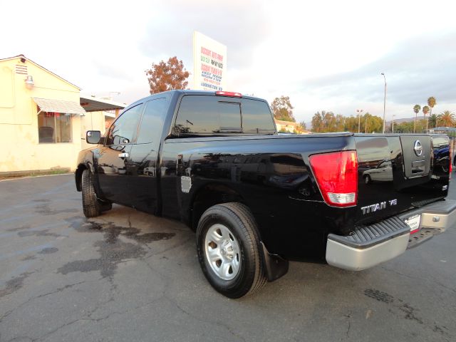 2004 Nissan Titan 3.0is -AWD