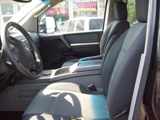 2004 Nissan Titan SE