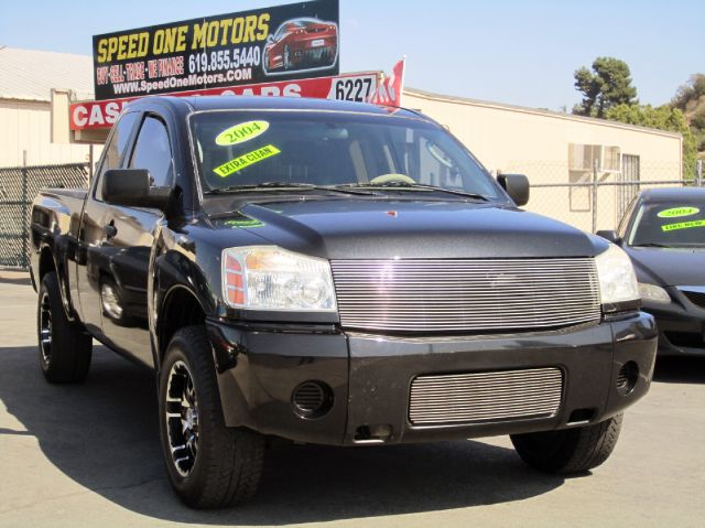2004 Nissan Titan SE 2WD